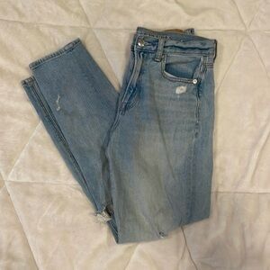 ‼️SOLD‼️ American Eagle Light Wash Distressed Mom Jeans 2